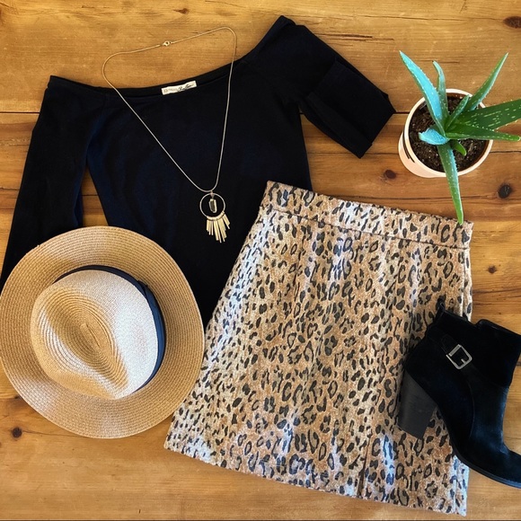 Leopard Pencil SKIRT ⭐️NWOT Stretch, Soft, Pull-On - Picture 4 of 9